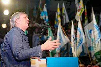 Guzmán los dejó tirados y ahí está Cristina poniendo la cara otra vez para sacar esto adelante