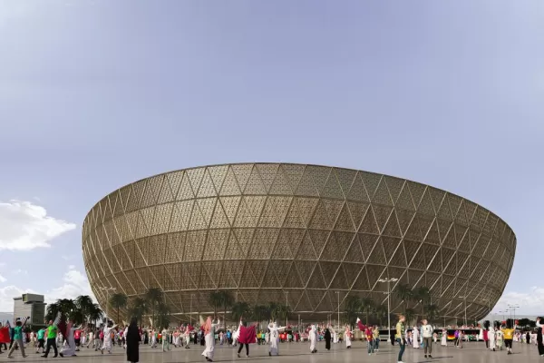 Rumbo a Qatar 2022: el dólar, rival de los hinchas