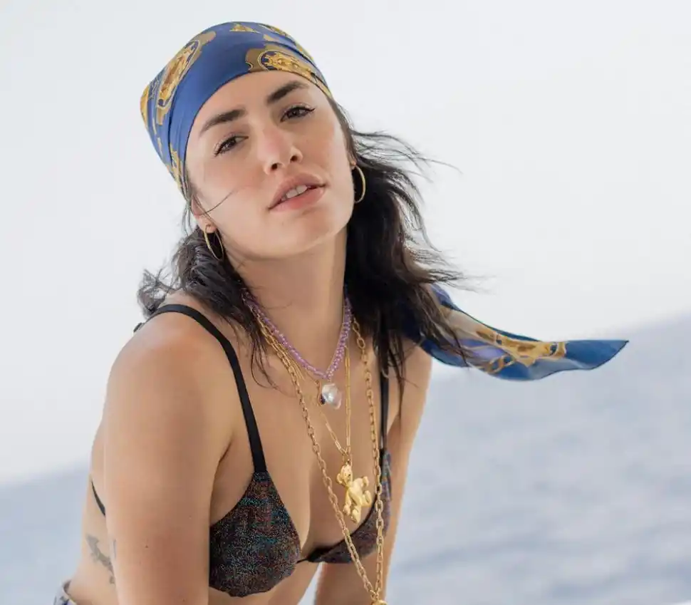 Lali Espósito de vacaciones en las playas de Europa.