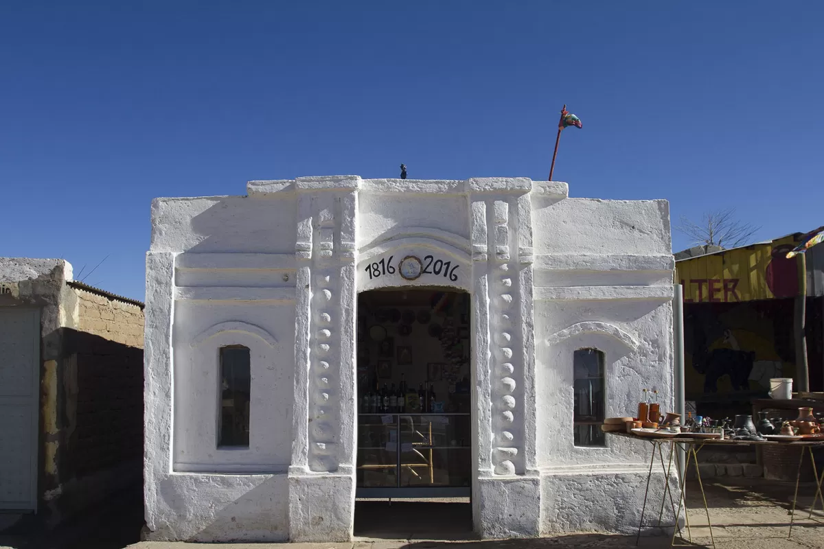 En El Infiernillo, a 3042 msnm en la provincia de Tucumán, sobre la ruta 307 camino a Amaicha del Valle, se encuentra esta versión de la Casa Histórica que funciona como local de ventas de productos artesanales. Autor: RAMON TEVES