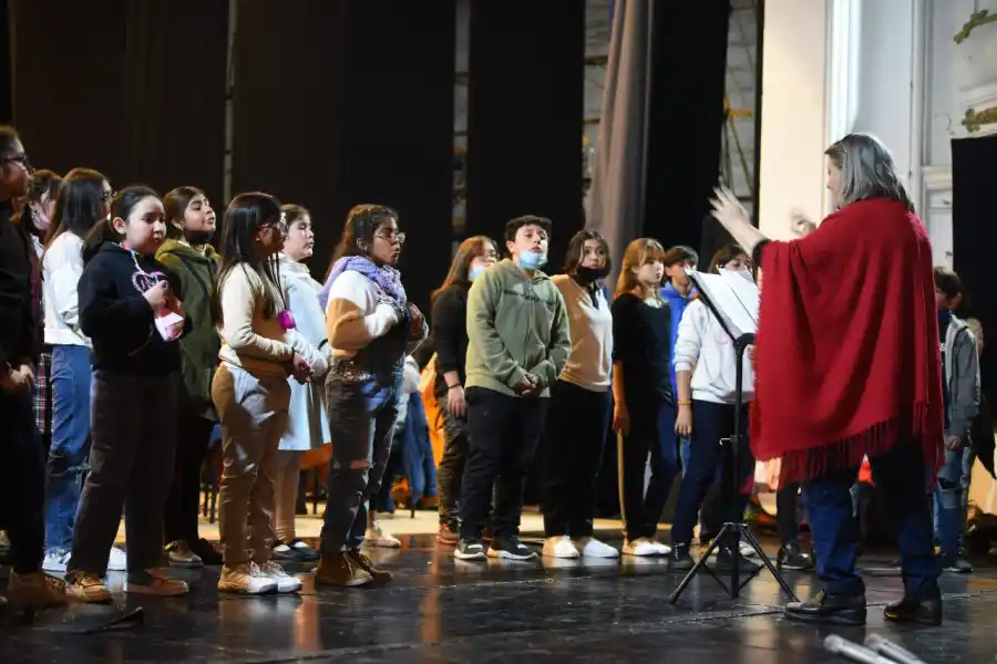 Un estreno bien tucumano junto a la magia de María Elena Walsh