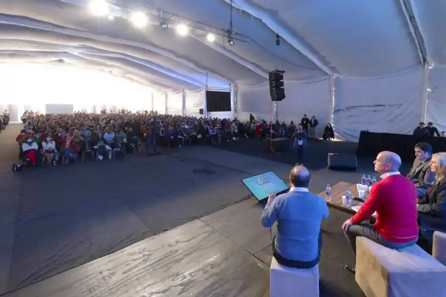 EXPERIENCIA INSTITUCIONAL. La decana de la Facultad de Derecho de la Universidad Nacional de Tucumán, Cristina Grunauer, participó de una mesa panel en el 6° Congreso Internacional de Educación, que se realizó en Tucumán.