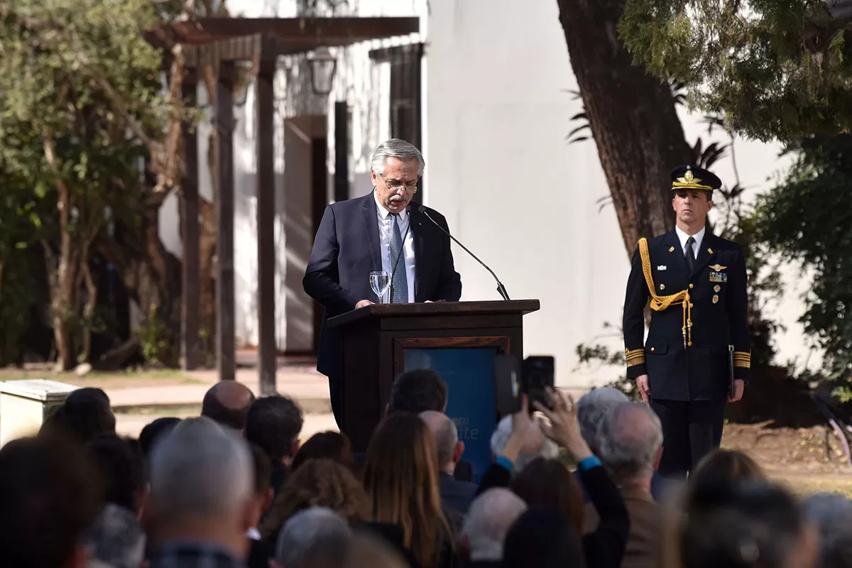DESDE EL ATRIL. En la Casa Histórica, el presidente Alberto Fernández leyó el discurso que se extendió por 22 minutos. 