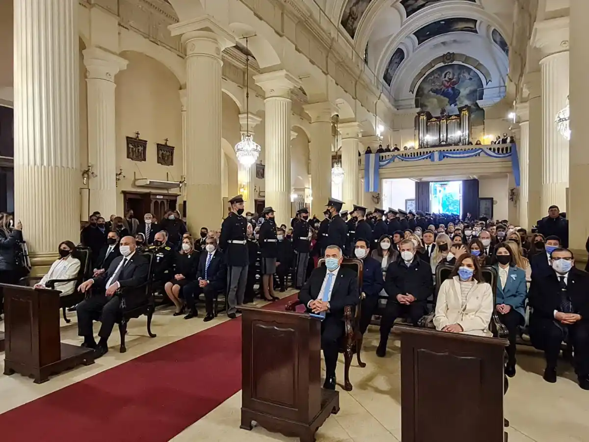 SOLEMNE TEDEUM. El gobernador Jaldo, el jefe de Gabinete Manzur y el intendente Alfaro, en la Catedral. Foto de LA GACETA / Juan Pablo Sánchez Noli