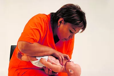 ¿Qué hacer cuando un niño se atraganta?