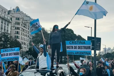9 de Julio: miles de personas marcharon en contra de la gestión de Fernández