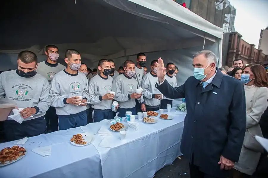 CHOCOLATE PATRIO. Jaldo abrió las actividades de este 9 de julio.
