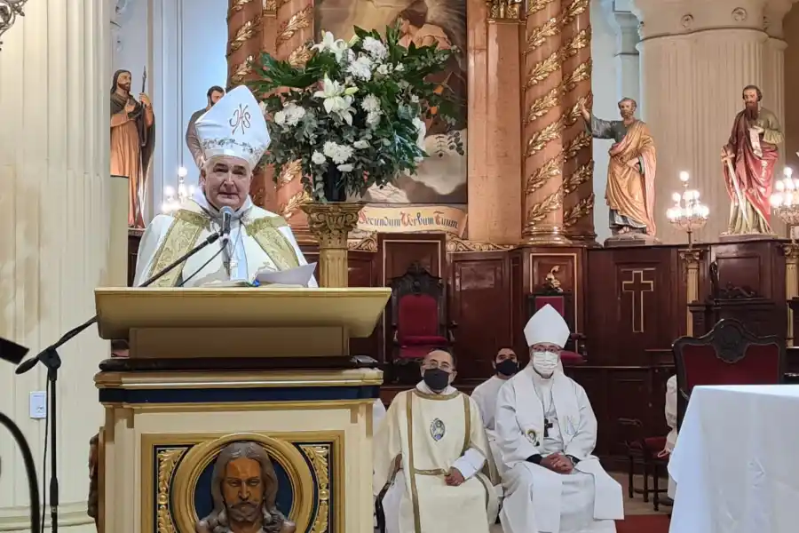 EN LA CATEDRAL. Monseñor Carlos Sánchez expresó duros conceptos en la homilía. Foto de LA GACETA / Juan Pablo Sánchez Noli
