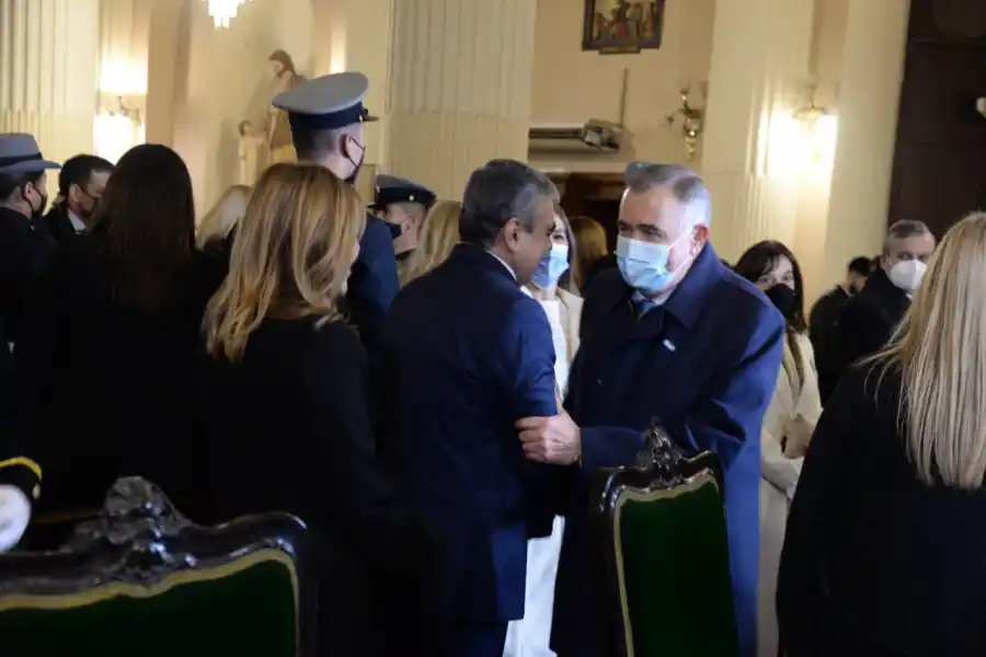 El gobernador Jaldo y el intendente Alfaro, en la Catedral. Foto de Comunicación Pública