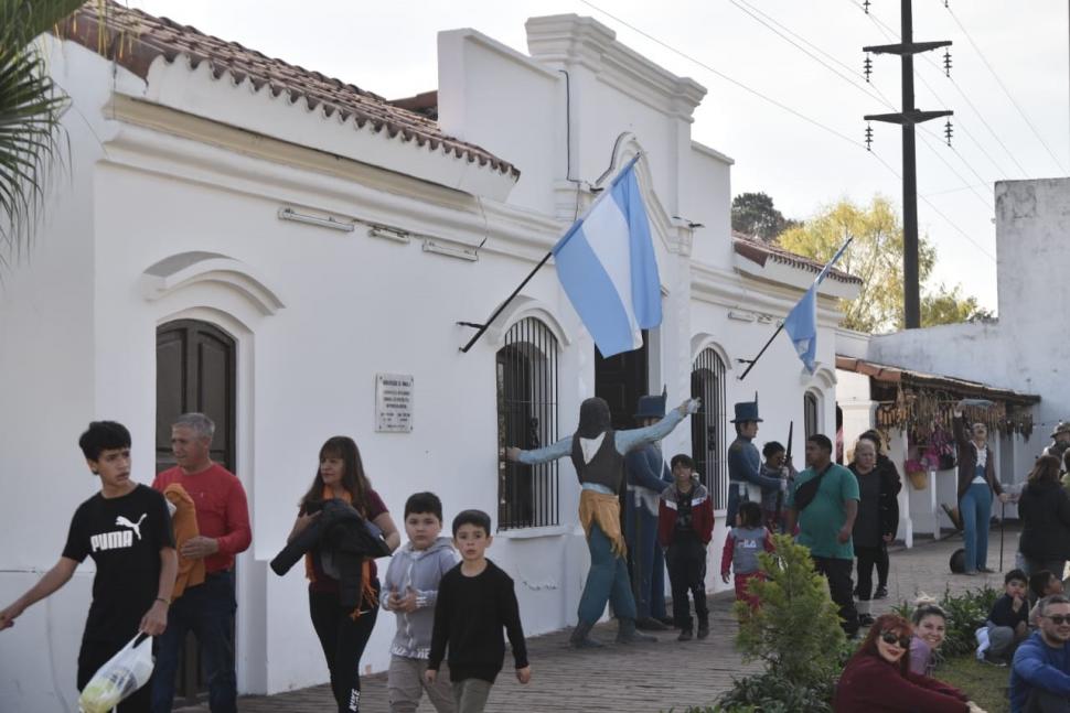 VISITANTES. La presencia excedió a los hermanos y hubo muchas familias. 