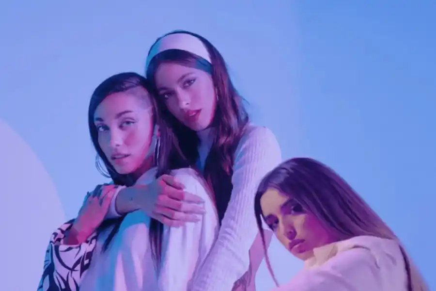 Lola Indigo, Maria Becerra y Tini Stoessel. 