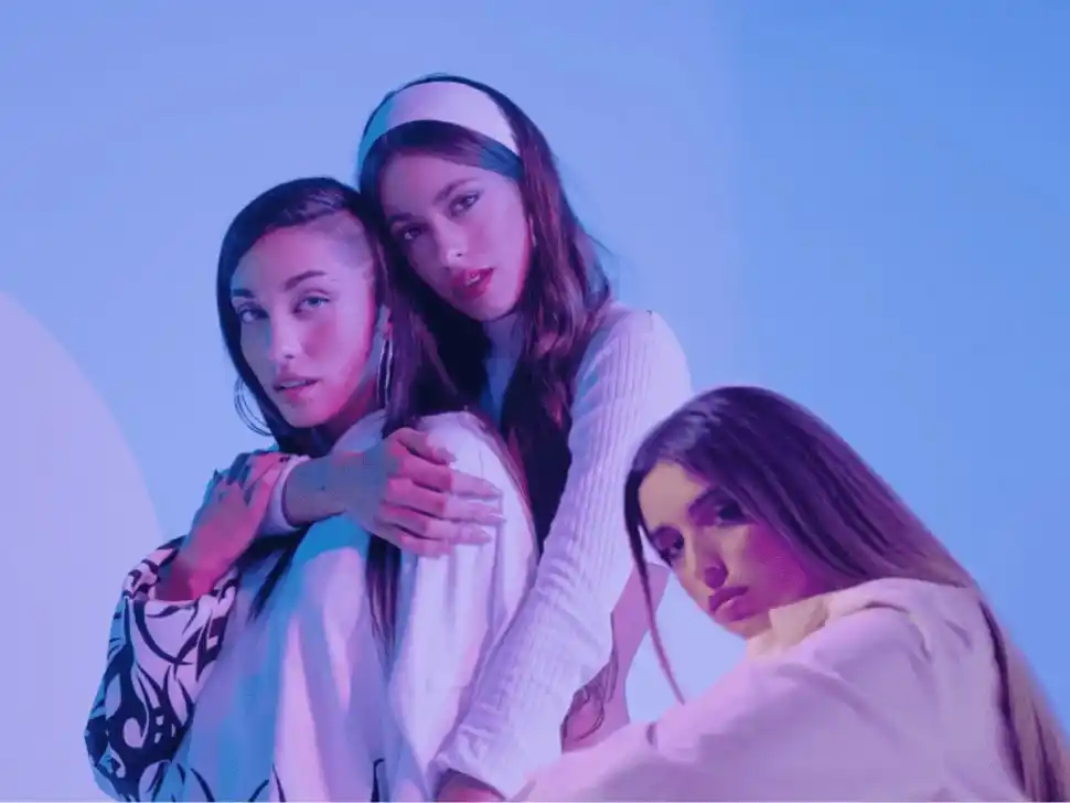 Lola Indigo, Maria Becerra y Tini Stoessel. 