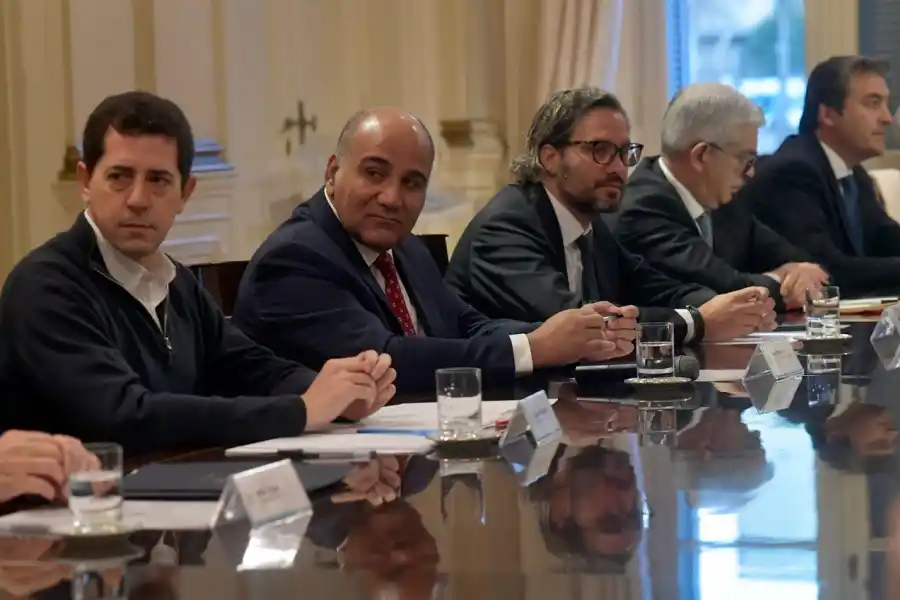 EN LA CASA ROSADA. El jefe de Gabinete, Juan Manzur, junto a los ministros del presidente Alberto Fernández. Foto de Twitter @JuanManzurOK