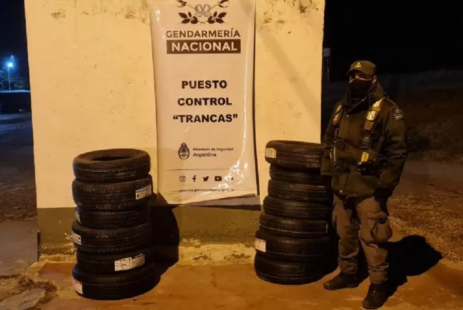 Gendarmería secuestró en Tucumán cubiertas que eran trasladadas a Córdoba de manera ilegal