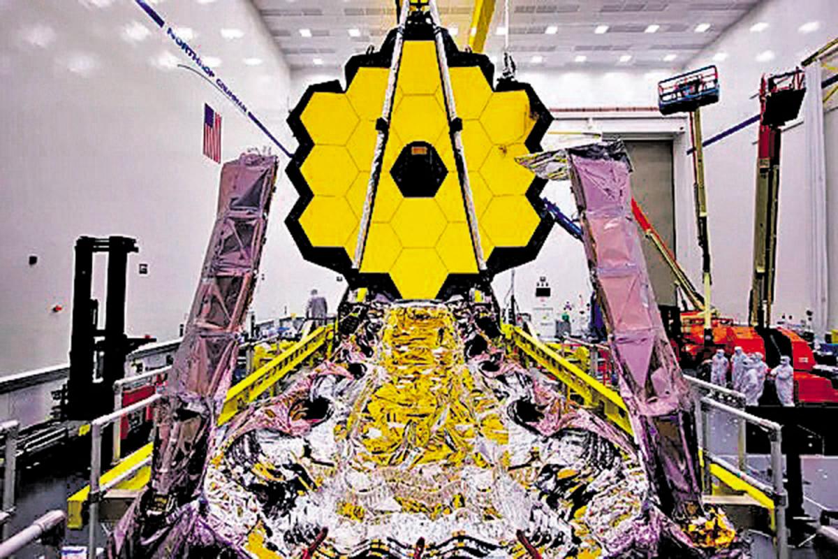 DESARROLLO. Antes de salir al espacio, el telescopio ensamblado.