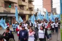 Marchan Barrios de Pie y Libres del Sur por la demora de entre de alimentos y de un bono para cubrir la suba de precios