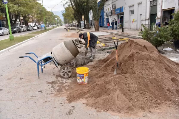 Cayeron la actividad industrial y la construcción durante febrero