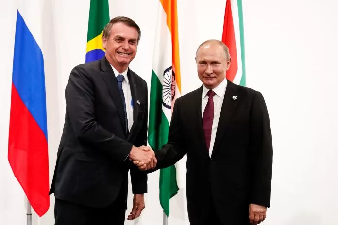 CERCANOS. Bolsonaro se niega a condenar la invasión a Ucrania y defiende los negocios con Putin.   