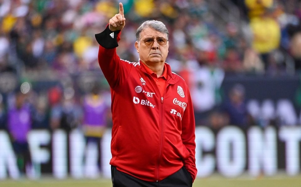 EN LA “TRICOLOR”. Gerardo Martino, pese a la duras críticas, llevó a México a su 17° Mundial.