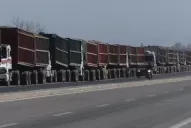 Los camioneros hicieron colas de más de dos km para cargar gasoil en el sur