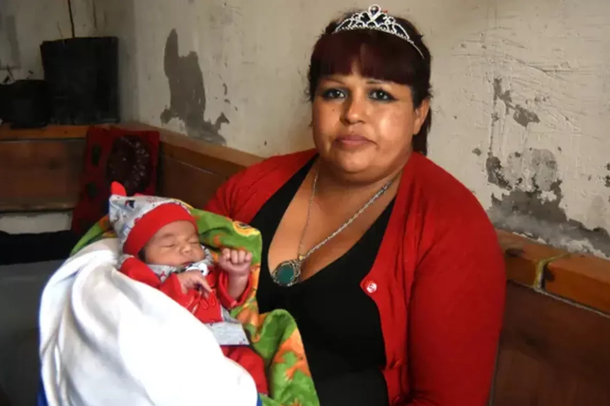 Roxana León dio a luz a su septimo hijo que puede ser apadrinado por el presidente de la nación Alberto Fernández.