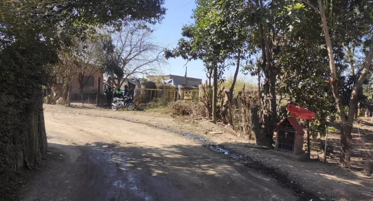 Peleó con el ex de su pareja, recibió dos puñaladas y murió