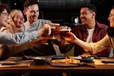 ¡Ganá una cena para cuatro personas en Mirasoles y festejá el Día del Amigo!