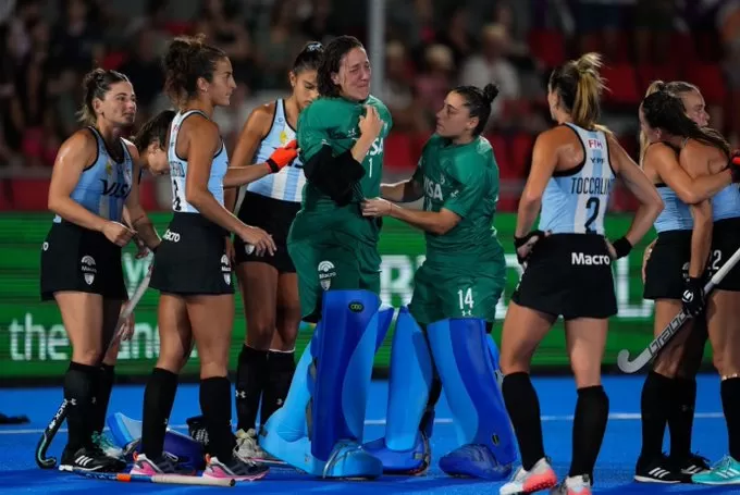 RETIRO. La arquera argentina, Belén Succi, rompió en llanto no sólo por la derrota, también porque fue su último partido. ESPN