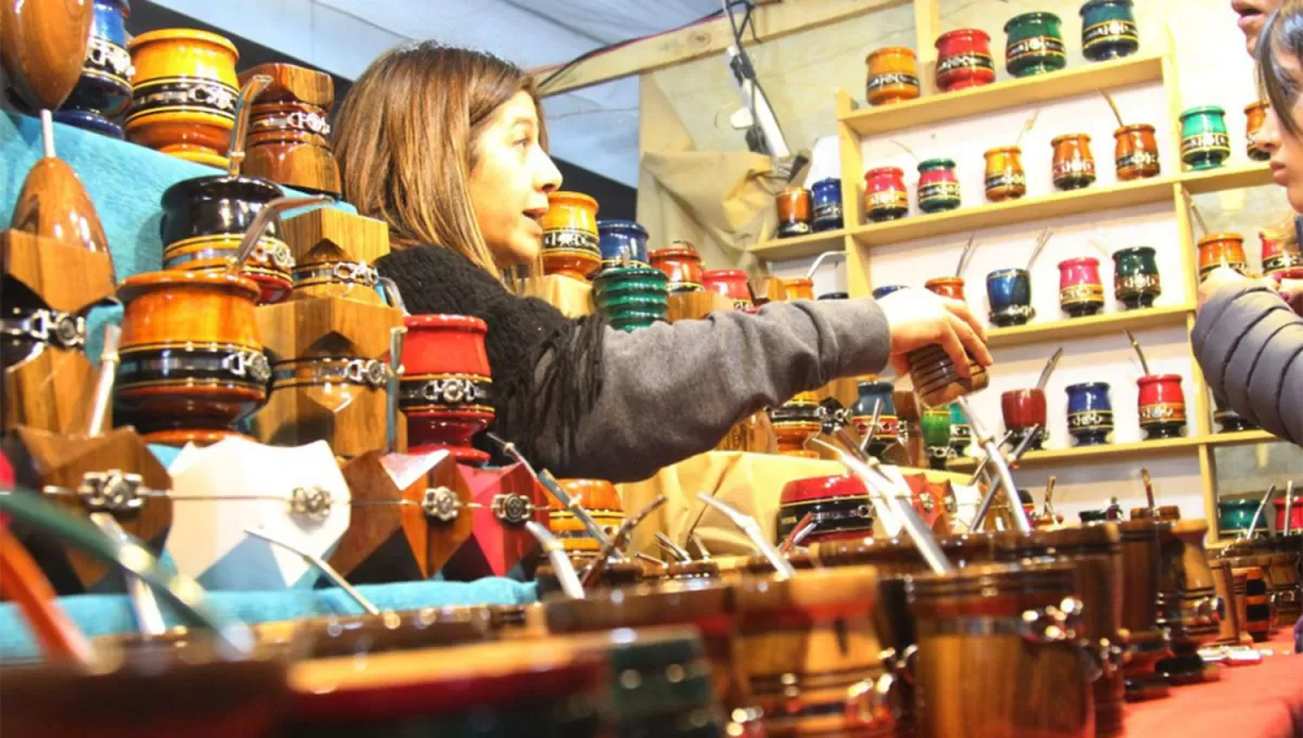 Turismo tucumano: comenzó la edición nº 53 de la Feria de Artesanías y Productos Regionales del NOA
