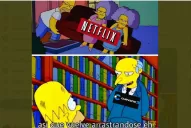 Netflix empezará a cobrar por compartir la cuenta y estallaron los memes