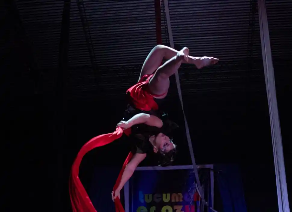 ENFRENTAR DESAFÍOS. Melisa Agüero, de la academia Alto Vuelo, desarrolla su rutina en el selectivo nacional.
