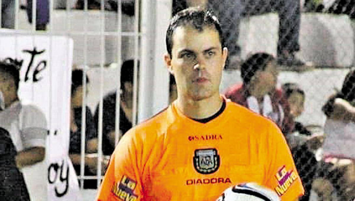 Mario Ejarque, árbitro del partido entre San Martín y Atlanta. 