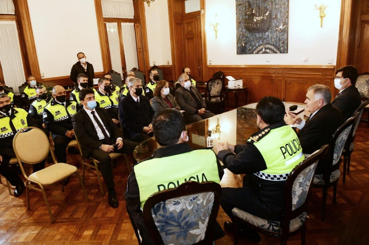 REUNIÓN. Jaldo recibió a las autoridades del área de Seguridad y de la Policía. Foto de Comunicación Pública