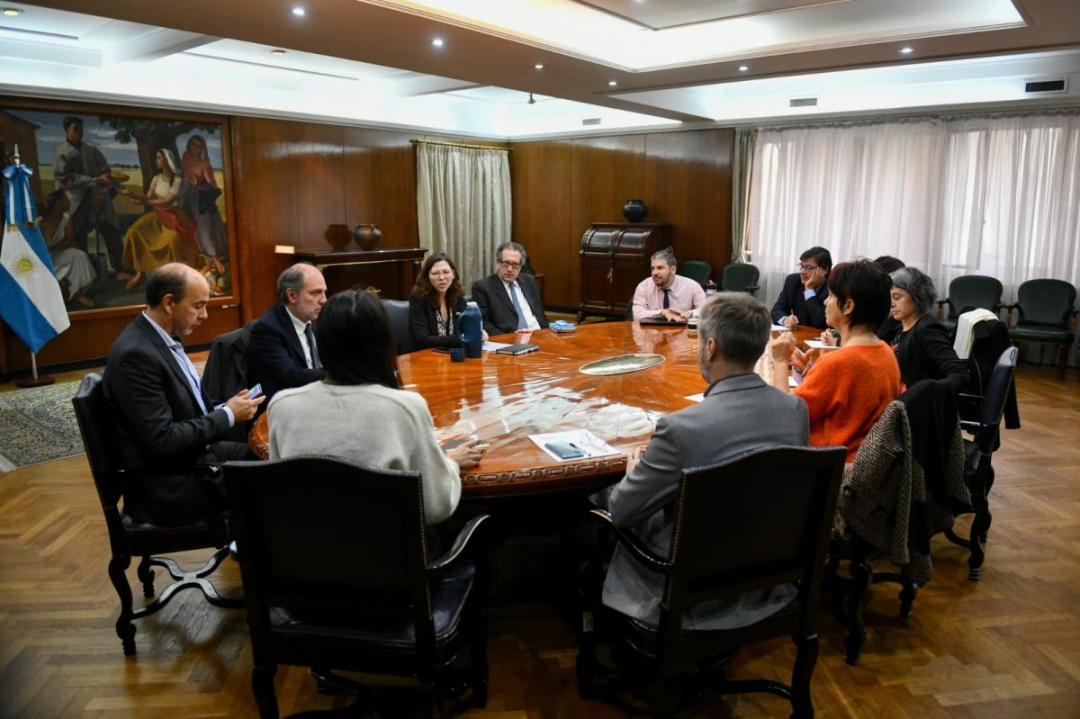 GABINETE ECONÓMICO. La ministra Batakis encabezó la reunión en la que se dispuso avanzar con el nuevo 