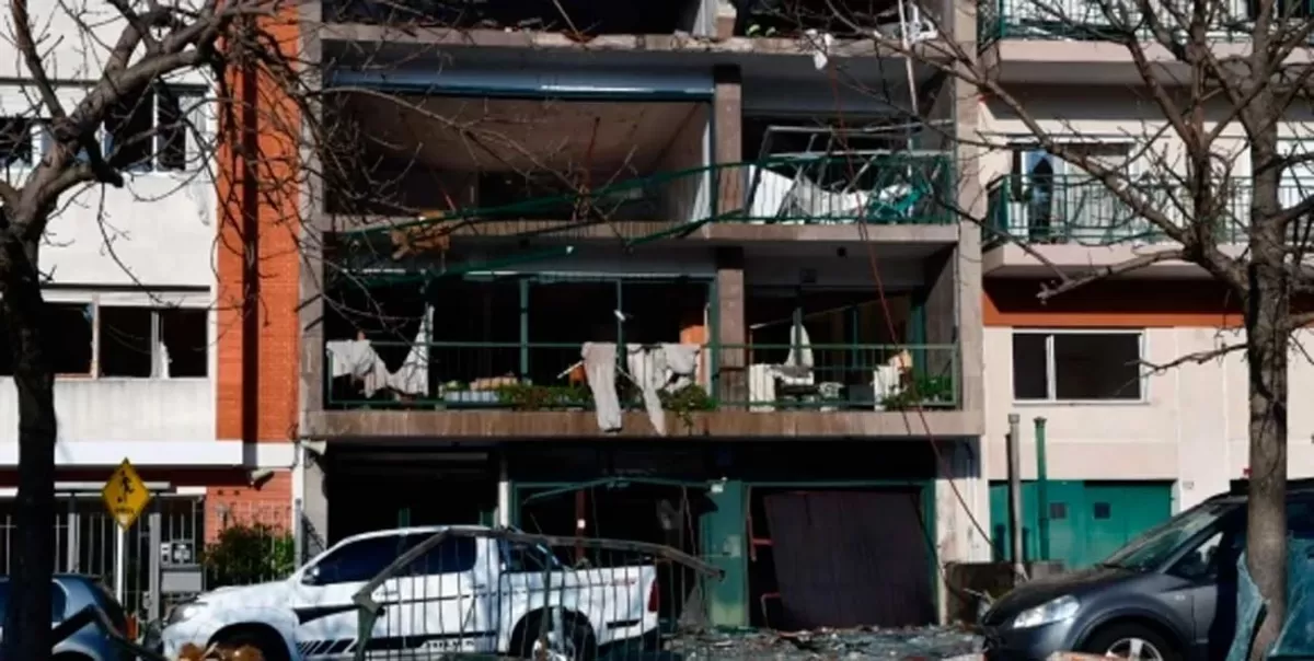 Fuerte explosión en un edificio de Montevideo.