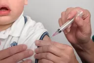 Cuándo se vacunarán contra covid-19 a niños de seis meses a 3 años