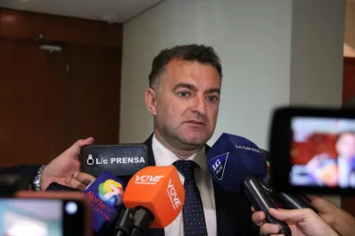 Albarracín pide que la UCR no sea indiferente y ponga el partido a disposición de la Constitución