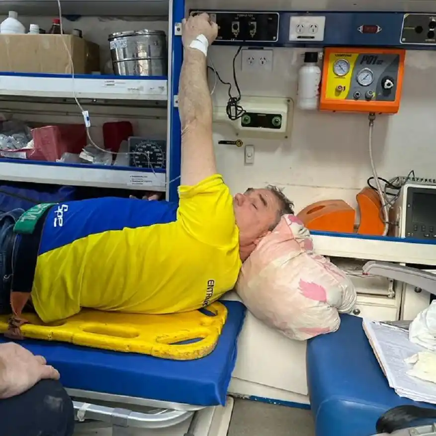 HERIDO. Según el sitio El Ascensox3, un periodista partidario de Atlanta tuvo que ser internado por el disparo en la pierna. Foto de Twitter @ElAscensox3