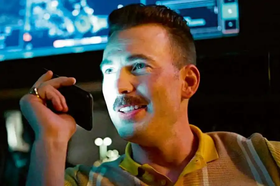 “ENEMIGO”. El personaje de Chris Evans quiere eliminar a Gosling.  