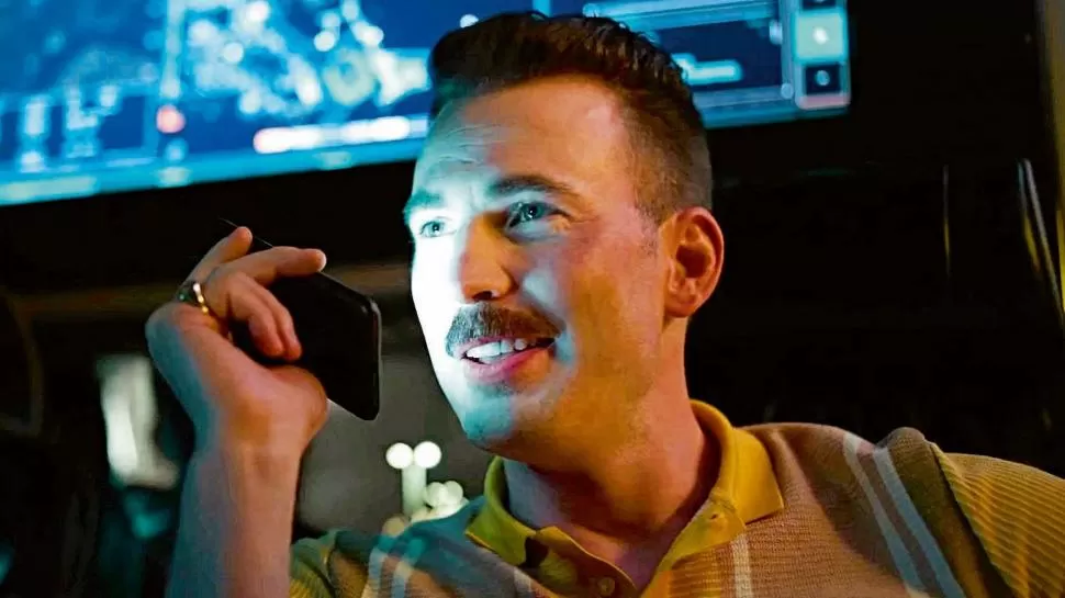 “ENEMIGO”. El personaje de Chris Evans quiere eliminar a Gosling.  