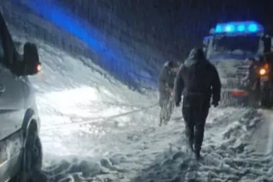 Temporal de nieve en Chubut: rescataron a 47 personas que habían quedado varadas