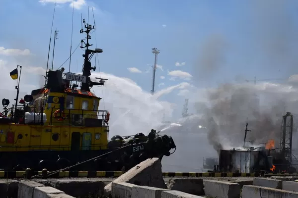 Ucrania denunció un ataque ruso en el puerto de Odesa y corre riesgo el acuerdo por los granos