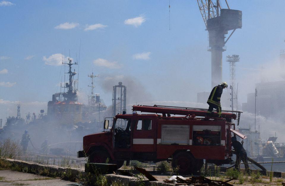 Ucrania denunció un ataque ruso en el puerto de Odesa y corre riesgo el acuerdo por los granos