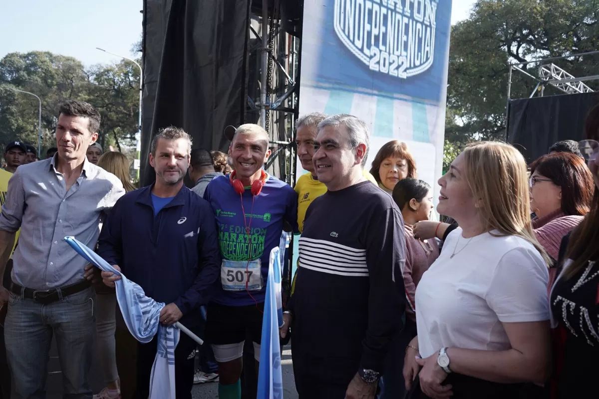 Germán Alfaro y la senadora Beatriz Ávila. 