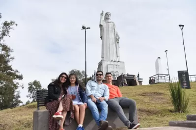 Vacaciones en Tucumán: Los turistas celebran las obras de jerarquización del Cristo