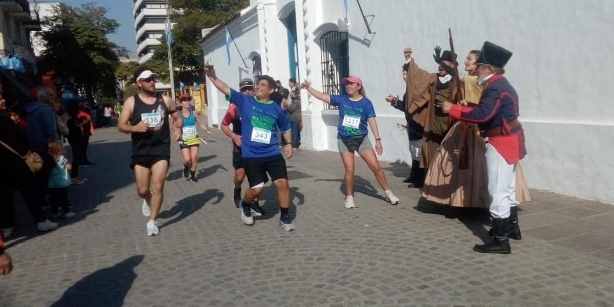 Maratón Independencia: en los 10k, el podio fue para un uruguayo y dos tucumanos