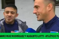 Augusto Lotti le hizo un regalo especial a RRR por la asistencia para el gol Decano