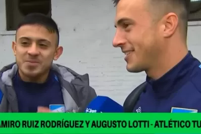 Augusto Lotti le hizo un regalo especial a RRR por la asistencia para el gol Decano