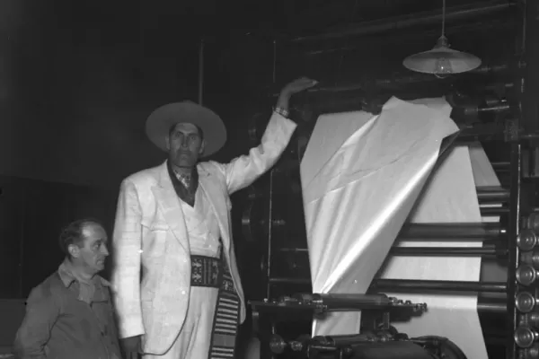 Hojeando el Diario: un gigante bonachón y amigable llegó a Tucumán