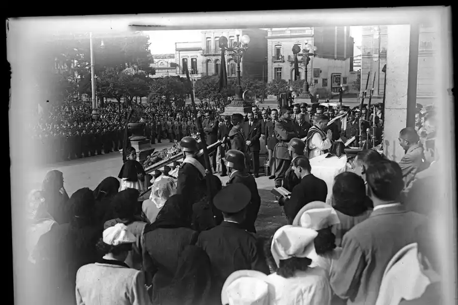 CONCENTRACIÓN EN LA PLAZA INDEPENDENCIA. La misa. 